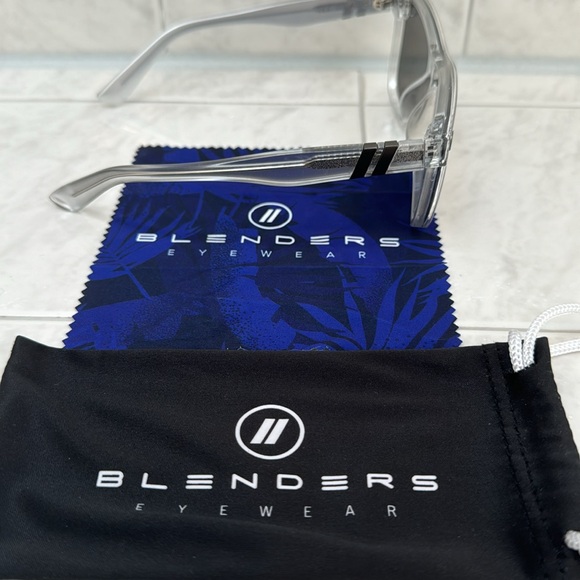 Men’s Blenders Eyewear Millenia DX - Picture 2 of 3